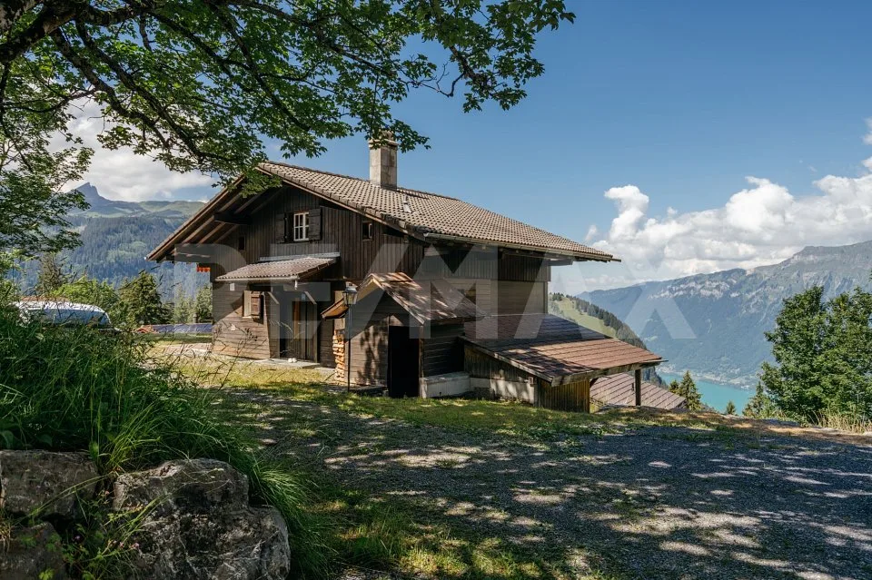 Die Berge vor Augen, den See zu Füssen - Ferienchalet mit 4.5 Zimmern und zusätzlichem Studio