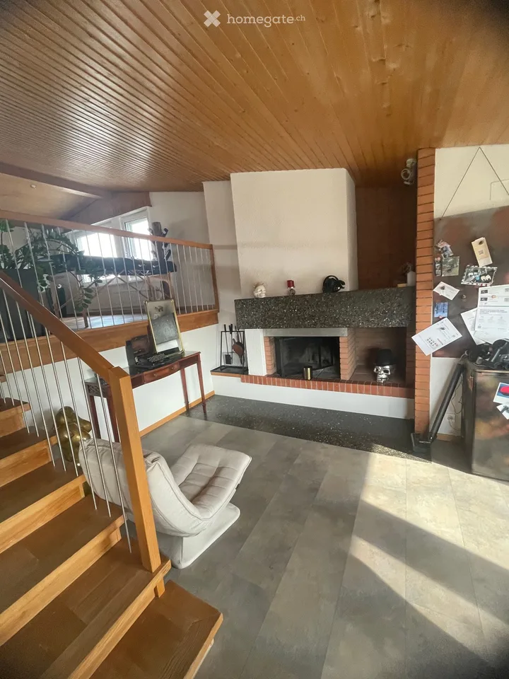 Appartement charmant de 4,5 pièces avec cheminée à Baldegg