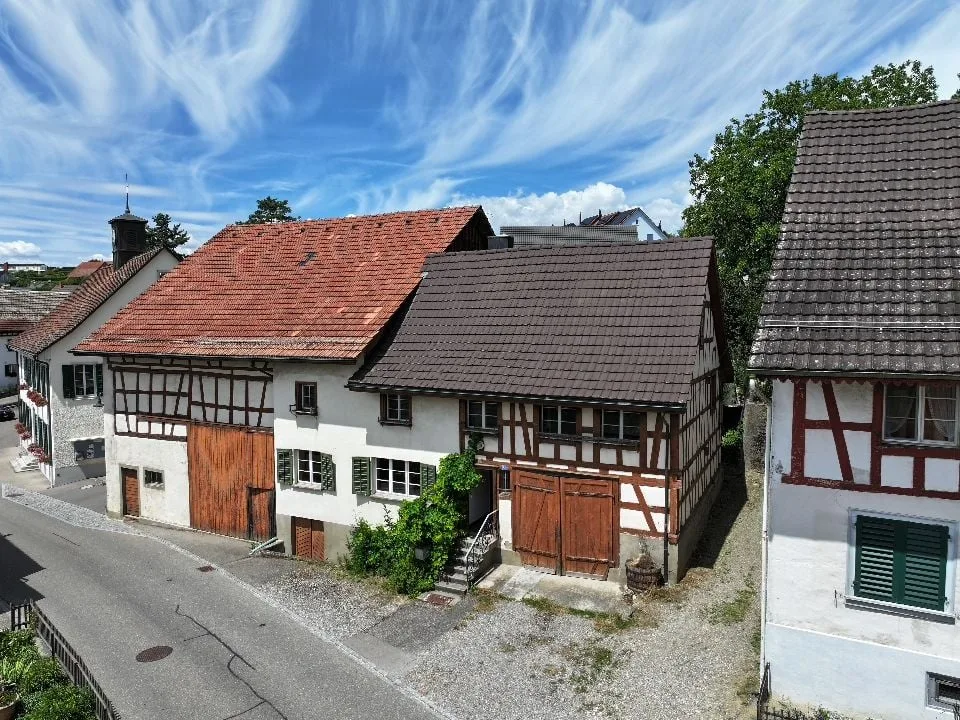 Buchberg SH: Casa colonica con riserva di terreno edificabile attraente