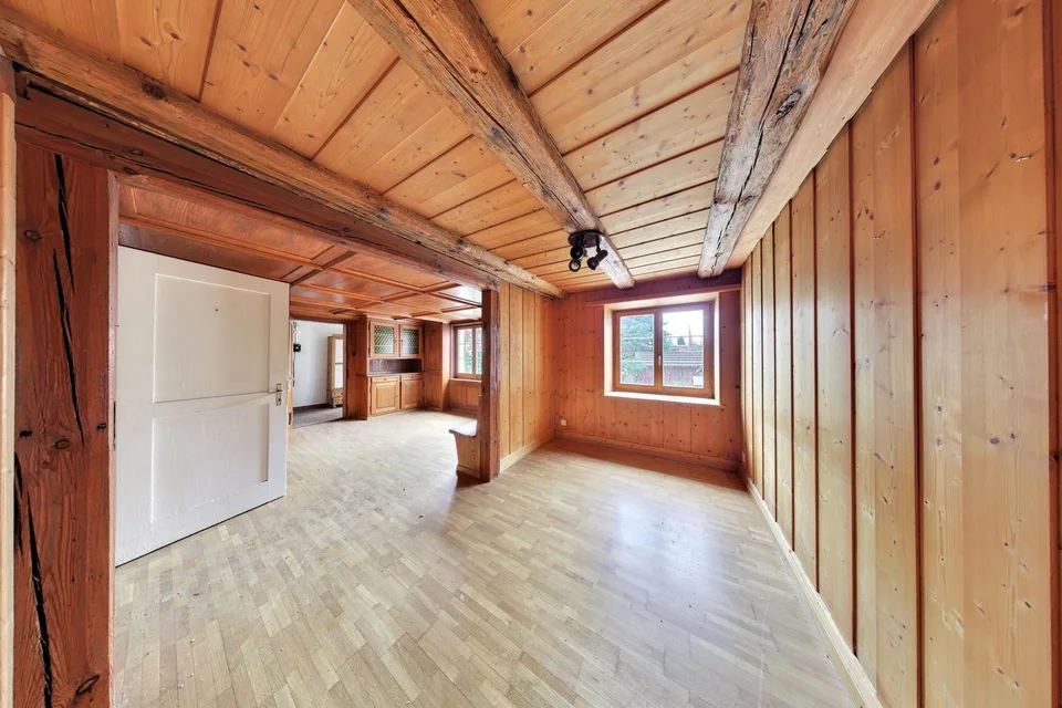 Buchberg SH: Casa colonica con riserva di terreno edificabile attraente