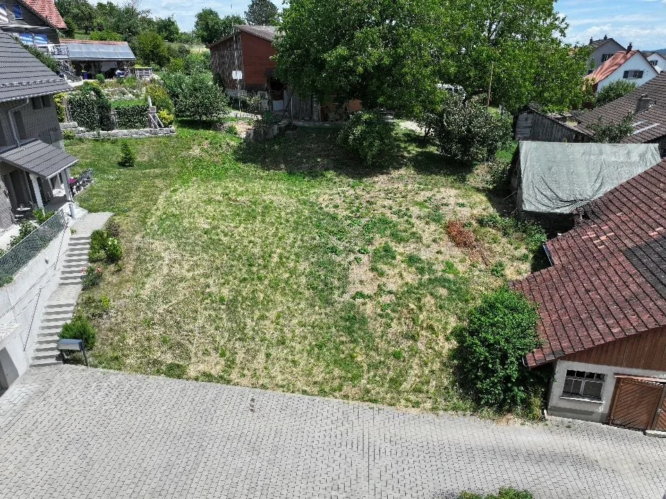 Buchberg SH: Casa colonica con riserva di terreno edificabile attraente