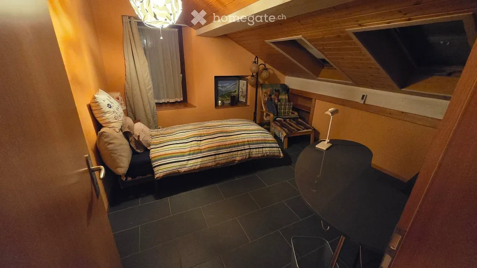Geräumiges und ruhiges Gästezimmer
