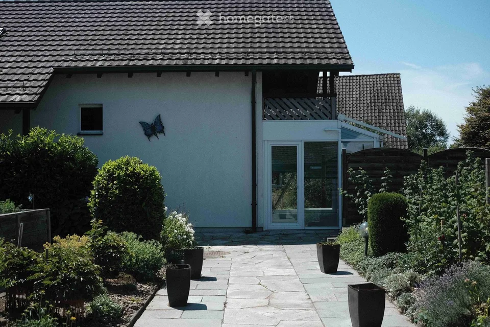 Charmantes  6-Zimmer-Einfamilienhaus mit Wintergarten und Garten in Fehraltorf
