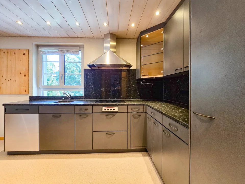12 Room Residential House – photo 6 of 30
