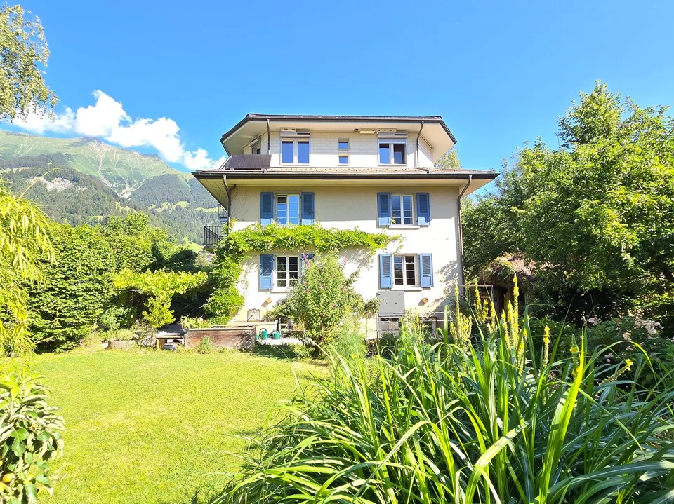12 Zimmer Wohnhaus
