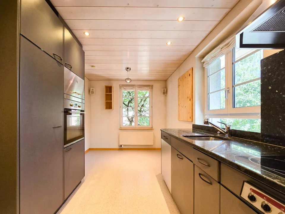 12 Room Residential House – photo 7 of 30
