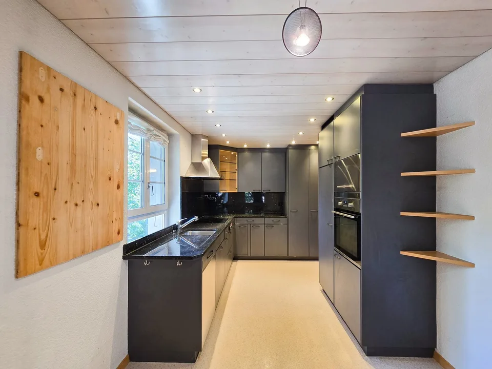 12 Room Residential House – photo 8 of 30