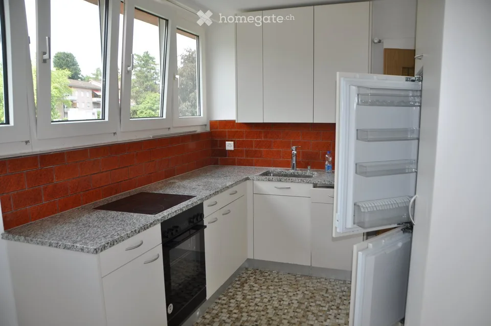 Helle 3-Zimmer-Wohnung mit Balkon und schöner Aussicht in Winterthur