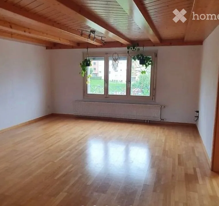 Sehr schöne 3 1/2 Zimmer-Dachwohnung