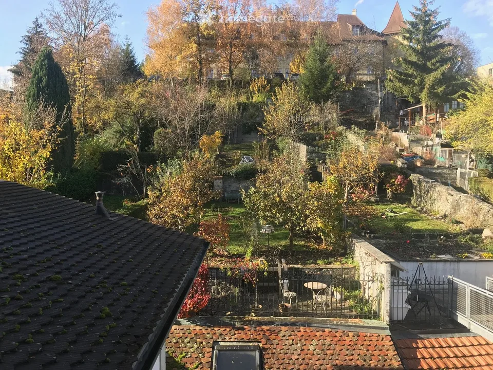 2 pezzi (arredato) con loggia e giardino nel Bourg