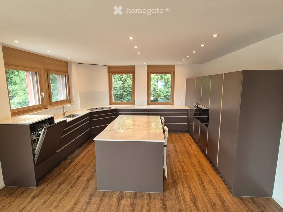 Grosszügiges 4.5-Zimmer-Eckhaus 151 m² inkl. Lift, Garten