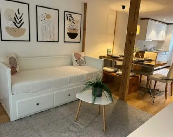 Appartement meublé avec terrasse, à louer pour une durée limitée