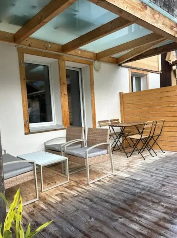 Appartement meublé avec terrasse, à louer pour une durée limitée