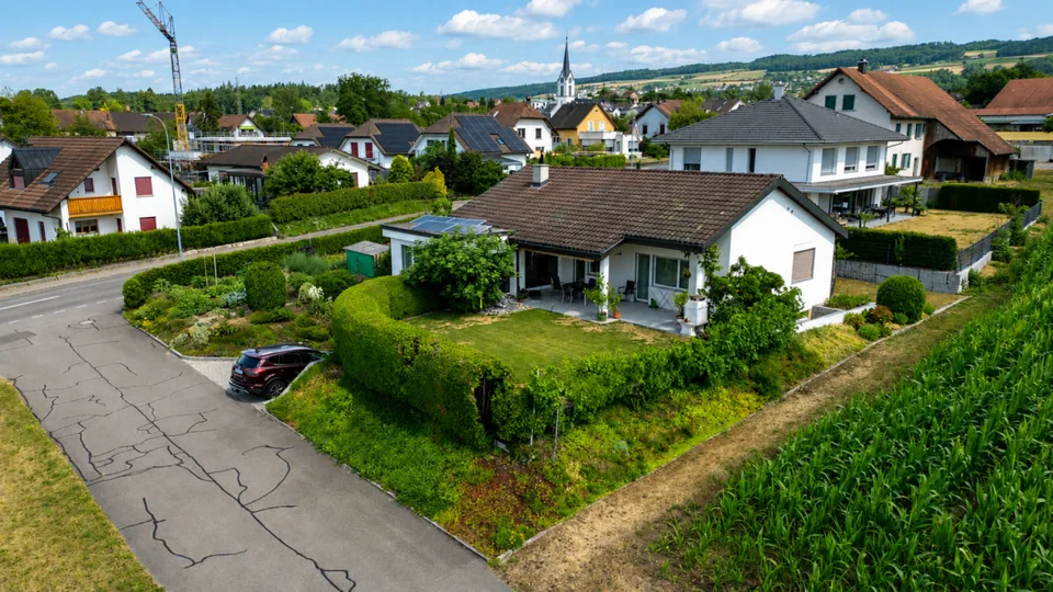 Charmantes 5.5 Zimmer Einfamilienhaus mit Alpenblick und traumhaftem Garten