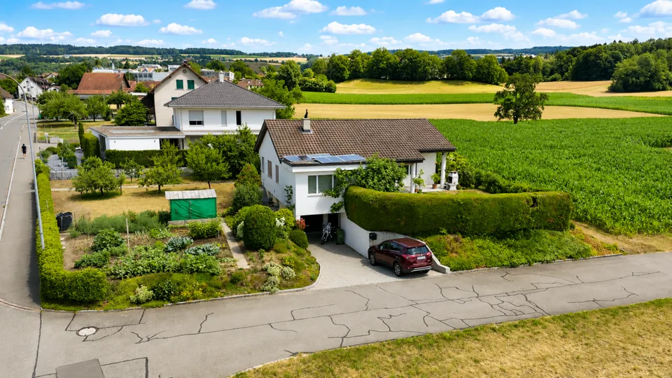 Charmantes 5.5 Zimmer Einfamilienhaus mit Alpenblick und traumhaftem Garten