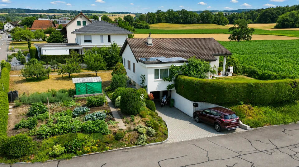 Charmantes 5.5 Zimmer Einfamilienhaus mit Alpenblick und traumhaftem Garten