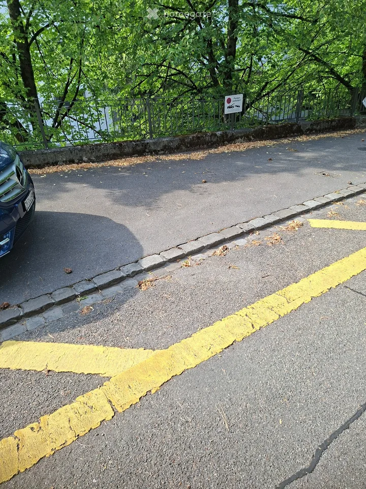 Ampio parcheggio aperto a Zurigo