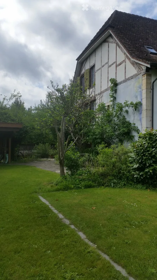 4 Pièces Appartement Ancien dans Bâtiment Historique