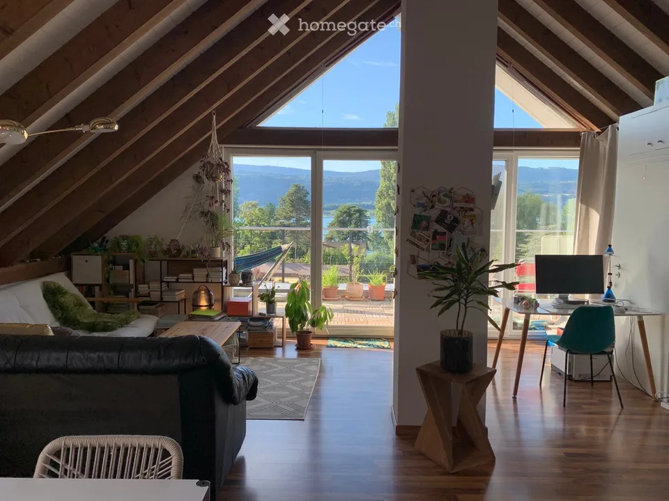 Gemütliche Dachwohnung (64m2) mit Seeblick