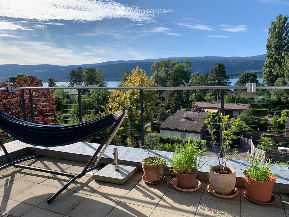 Gemütliche Dachwohnung (64m2) mit Seeblick