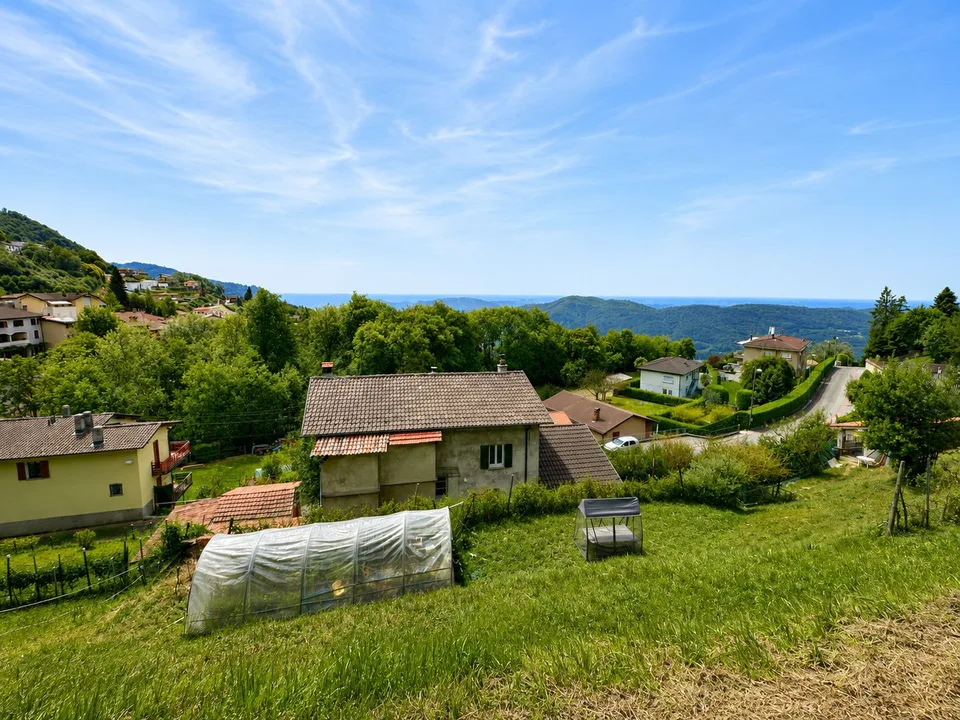Charakteristisches Objekt zur Renovierung mit großem bebaubarem Grundstück und drei weiteren Waldparzellen – Foto 16 von 16