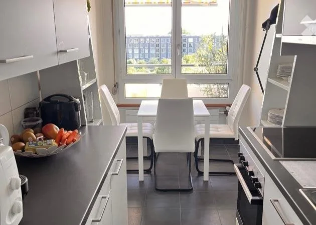 Furnished room for rent in 95 m2 apartment
