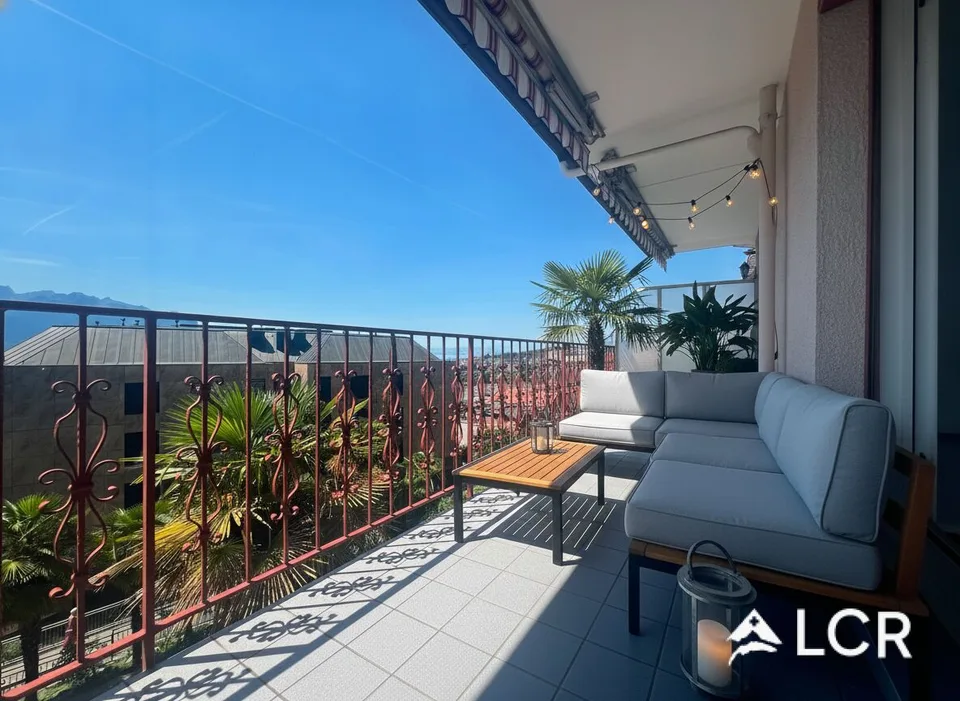 Magnifico appartamento di 5,5 stanze / 3 camere da letto / 1 bagno / 1 balcone con vista mozzafiato sul lago / GRAZIE per aver letto il testo