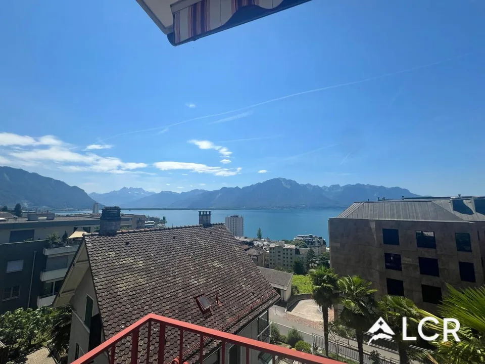 Magnifico appartamento di 5,5 stanze / 3 camere da letto / 1 bagno / 1 balcone con vista mozzafiato sul lago / GRAZIE per aver letto il testo