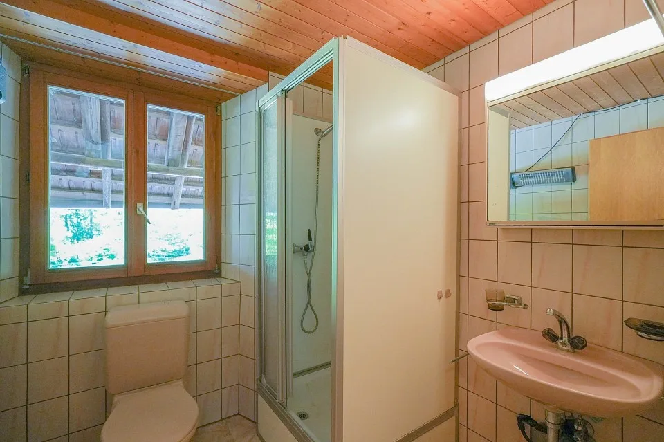 For makers and individualists: renovation object with approximately 1900 m² of land – photo 9 of 13