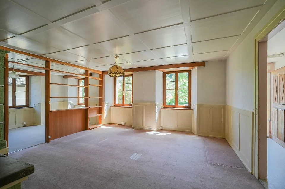 Per creatori e individualisti: oggetto di ristrutturazione con circa 1900 m² di terreno