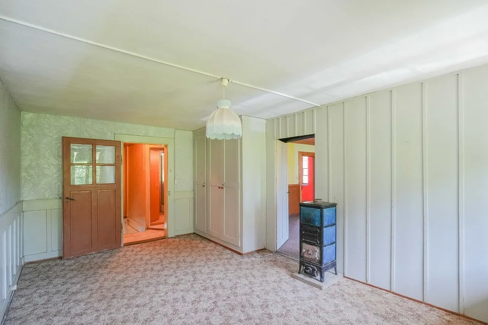 For makers and individualists: renovation object with approximately 1900 m² of land – photo 11 of 13