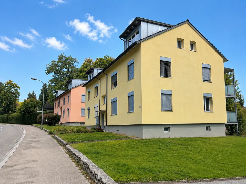 Attraktive und geräumige 3 Zi. Wohnung mit grossem Balkon, beim Untersee!!