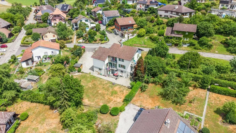 Casa di 3 famiglie con ampio ambiente e potenziale come investimento di capitale a Madiswil