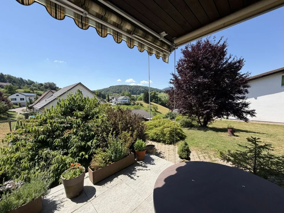 Casa a schiera di 5,5 locali con area circostante