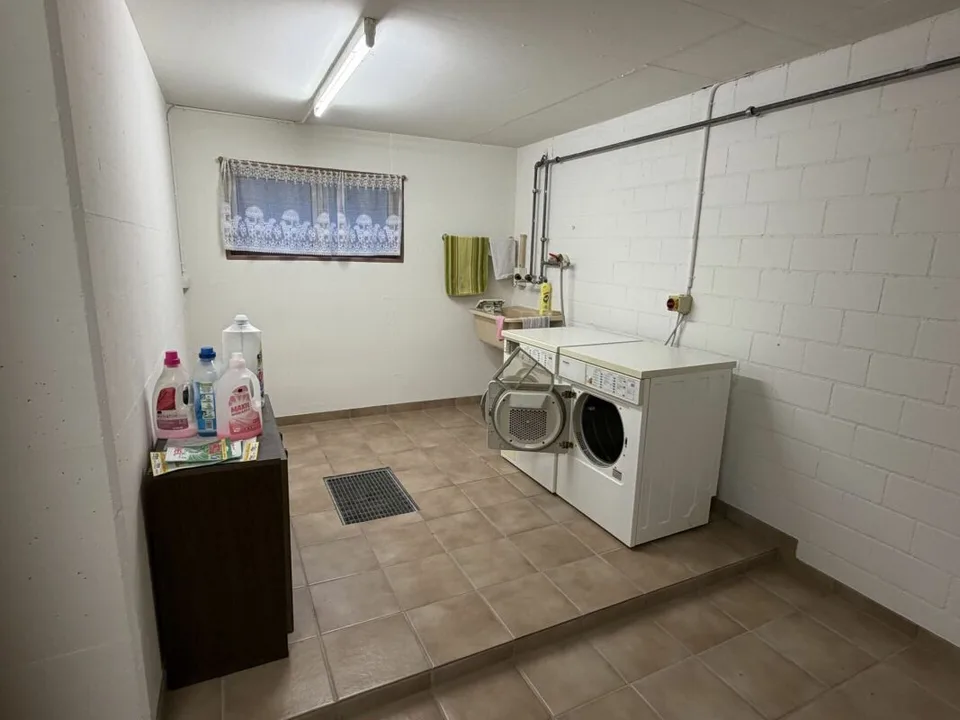 5.5-Zimmer-Doppeleinfamilienhaus mit Umschwung – Foto 27 von 29