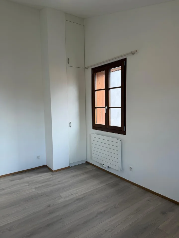 Im Herzen des Weilers Arare gelegenes, vollständig renoviertes Dorfhaus mit 160 m2, das moderne und funktionale Ausstattungen vereint.