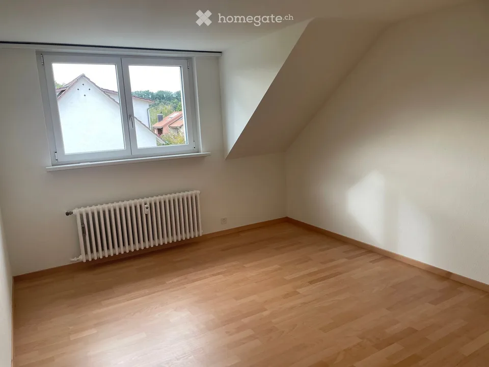 4-Zimmer-Maisonettewohnung in kleinem Mehrfamilienhaus mit Garten zur Mitbenützung