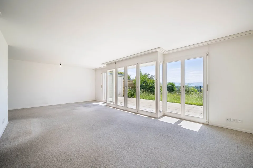 Casa a schiera spaziosa in una zona residenziale elevata con vista panoramica