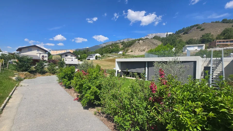 Moderne Villa in einer ruhigen Gegend von Grimisuat