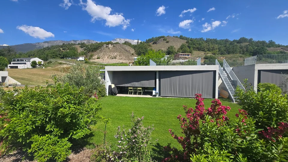 Villa contemporaine dans un quartier calme de Grimisuat