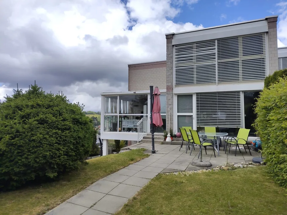 Maison contiguë triplex spacieuse et lumineuse à La Chaux-de-Fonds