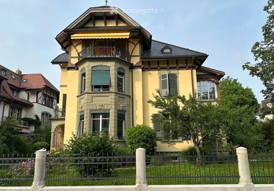 Villenquartier Kirchenfeld, stilvolle 4.5-Zimmer-Wohnung mit Garten