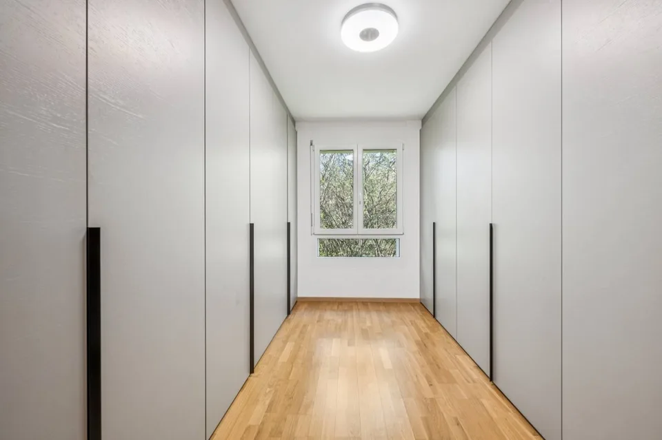 Dachgeschoß-Duplex mit contemporary Ausrichtung und Seeblick – Foto 9 von 13