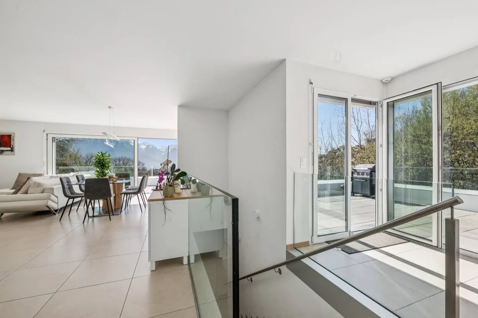 Dachgeschoss-Duplex mit contemporary Ausrichtung und Seeblick