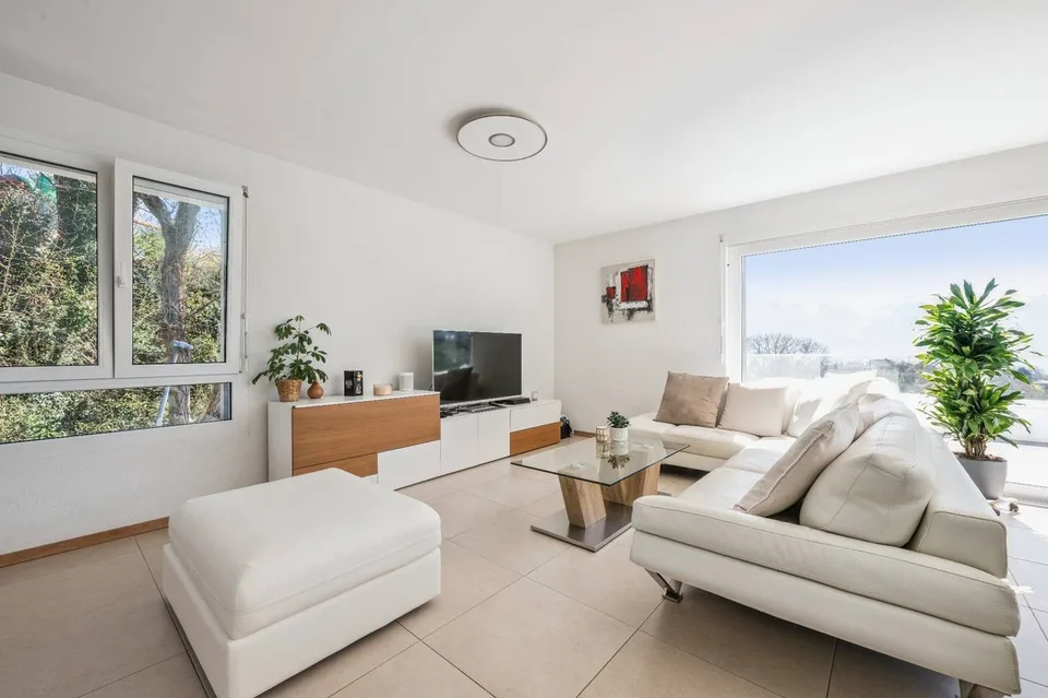 Dachgeschoss-Duplex mit contemporary Ausrichtung und Seeblick