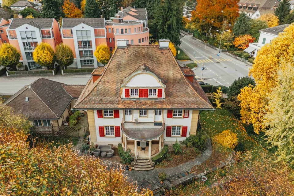 Wohn- und Geschäftshaus