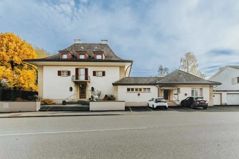 Villa mit Praxisanbau – Foto 9 von 30