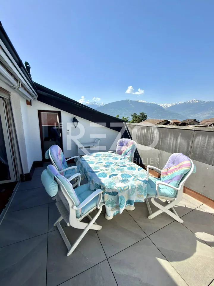 Geräumiges Dachgeschoss mit 6,5 Zimmern, Terrasse und Panoramablick - Savièse, VS – Foto 10 von 13