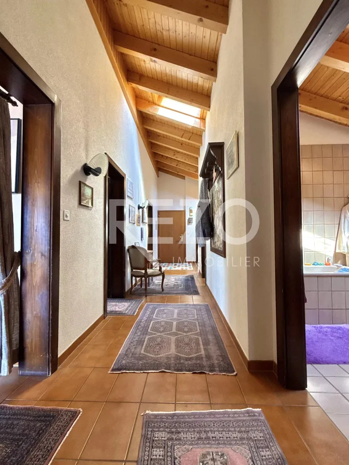 Geräumiges Dachgeschoss mit 6,5 Zimmern, Terrasse und Panoramablick - Savièse, VS – Foto 7 von 13