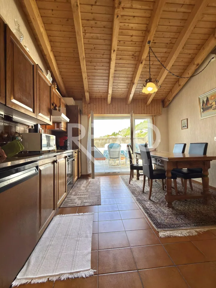 Geräumiges Dachgeschoss mit 6,5 Zimmern, Terrasse und Panoramablick - Savièse, VS – Foto 9 von 13